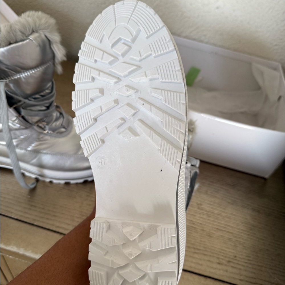Women's Silver Winter Boots - Picture 3 of 5